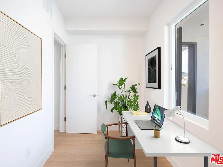 1130 N Orange Dr #403 — Photo 7