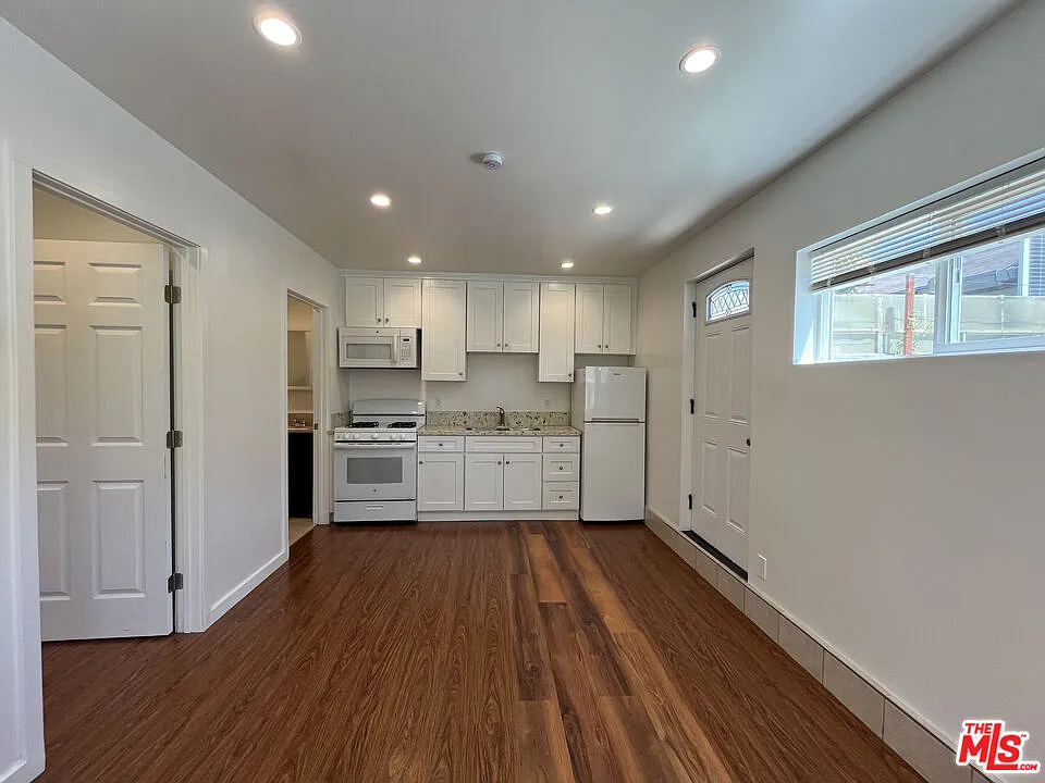 1 bed, 1.0 bath, 360 sqft, $1,895 — Photo 3