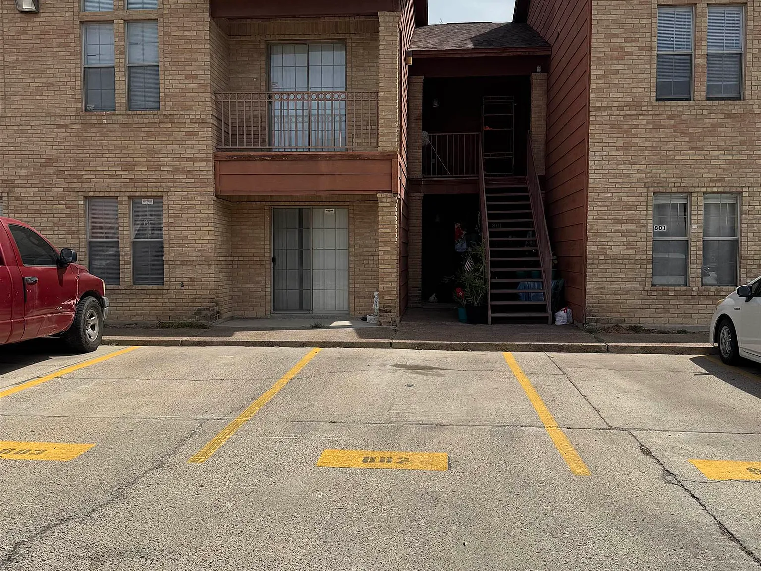 2 bed, 2.0 bath, 974 sqft, $1,000 — Photo 2