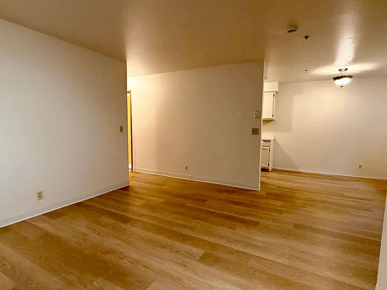 Brighton North Apartments — Photo 3