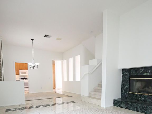 3rd image of 12622 Nicklaus Ln