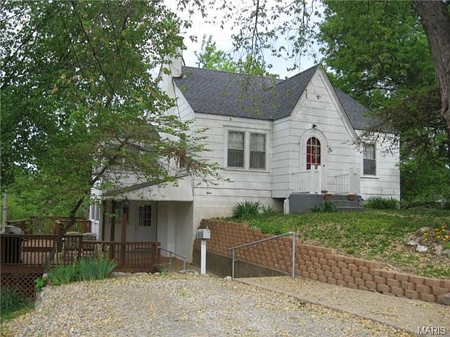 1st image of 561 Flora Ave
