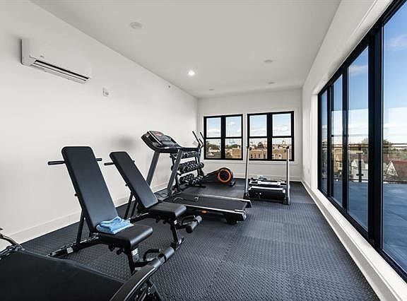 4th image of 425 Avenue C #201