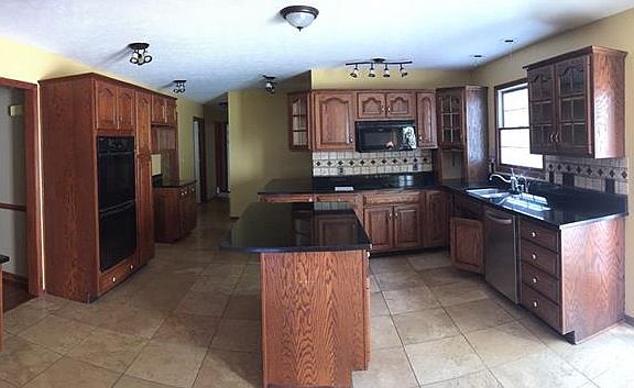 4th image of 4098 Williamsburg Ct