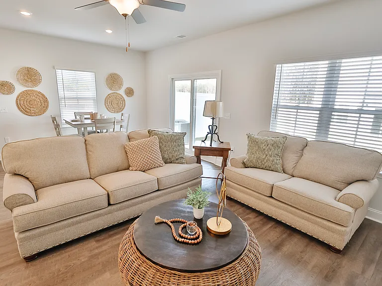 568 Governor Treutlen Cir — Photo 4