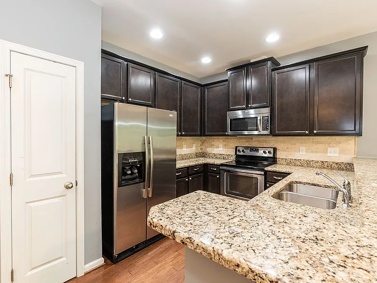 1634 Holly Grove Way — Photo 10