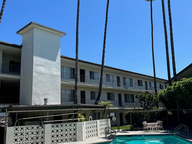 777 N Bellflower Blvd — Photo 2