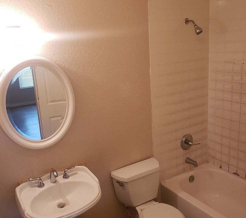 2nd image of 3317 Hatcher St