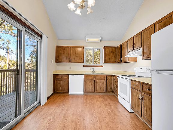 4th image of 26172 Center Dr