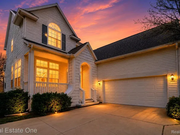 1537 Chapleau Dr, Ann Arbor, MI 48103