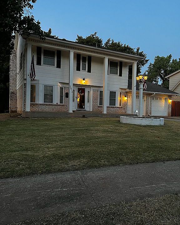 2nd image of 3012 Simmons Dr