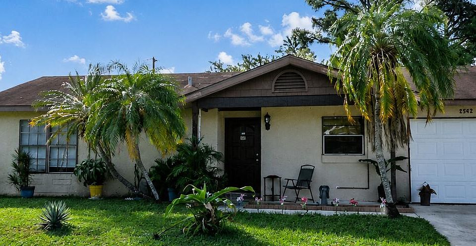 2nd image of 2522 SE Mariposa Avenue