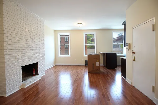 Rented by Julianna Realty Corp | media 22