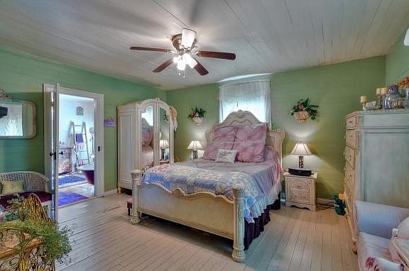 3rd image of 201 Holston Terrace Dr