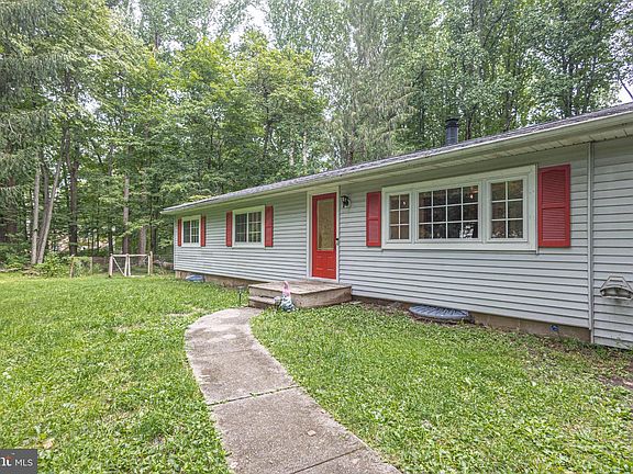 3rd image of 837 Church Rd
