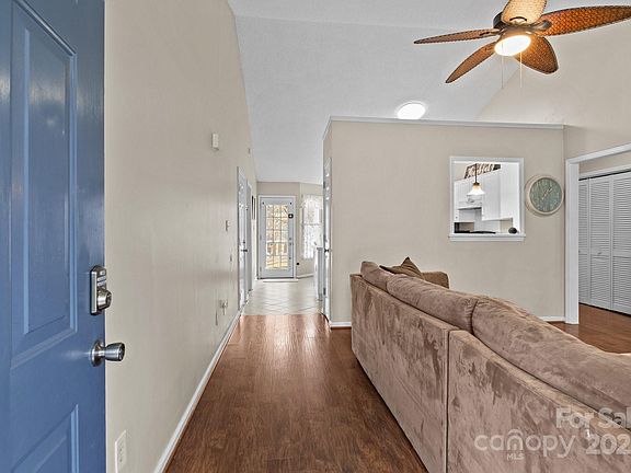 4th image of 172 Heath Ln
