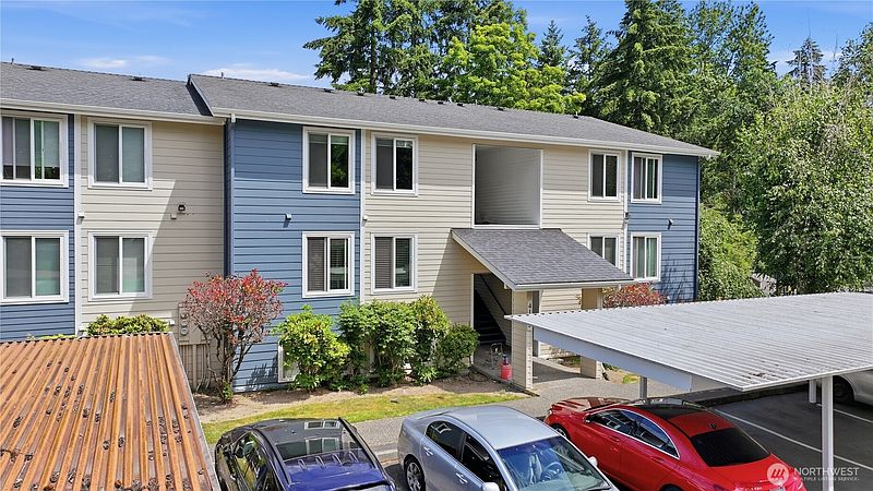 3rd image of 4189 W Lake Sammamish Parkway SE #B309