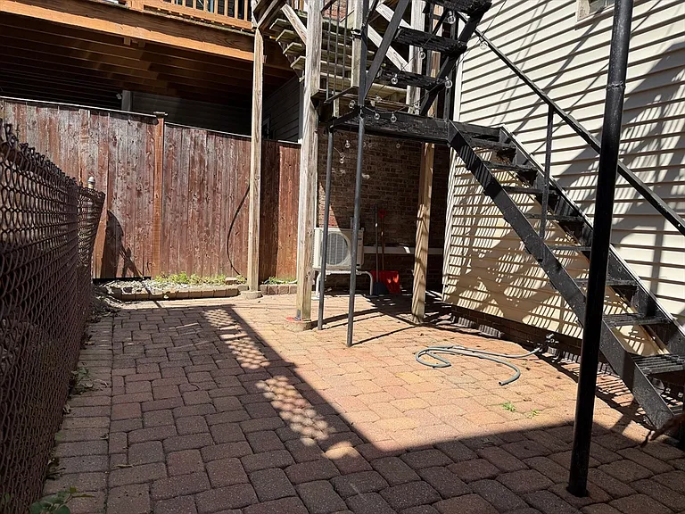 137 M St #1 — Photo 12