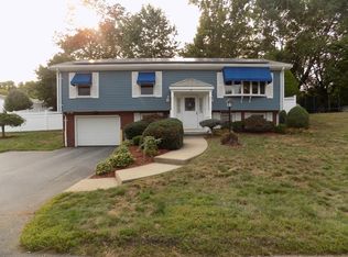 31 Almy Rd, Somerset, MA 02726