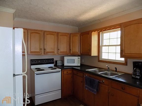 3rd image of 2468 Lakecrest Dr