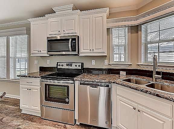 3rd image of 1275 Jamestown Dr