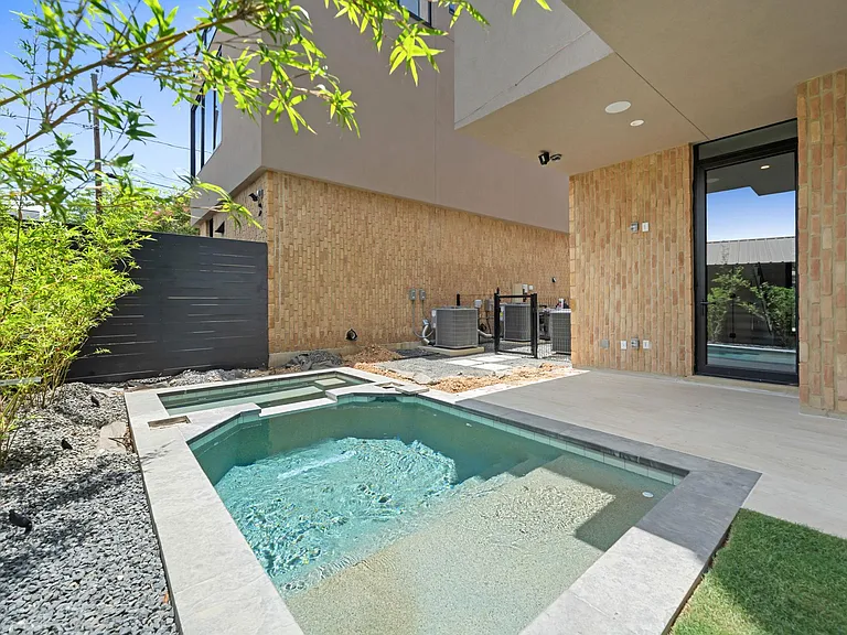 1403 Barton Hills Dr #2 — Photo 37