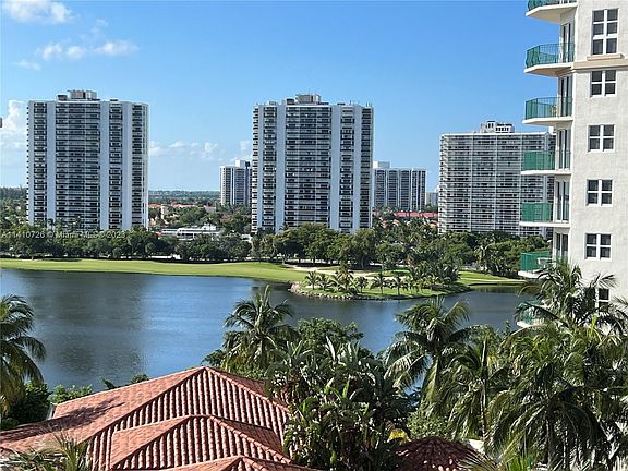 3rd image of 19900 E Country Club Dr APT 1016