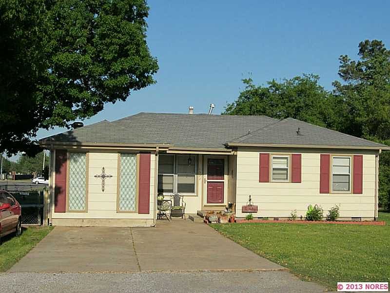 Leaded windows in the front 