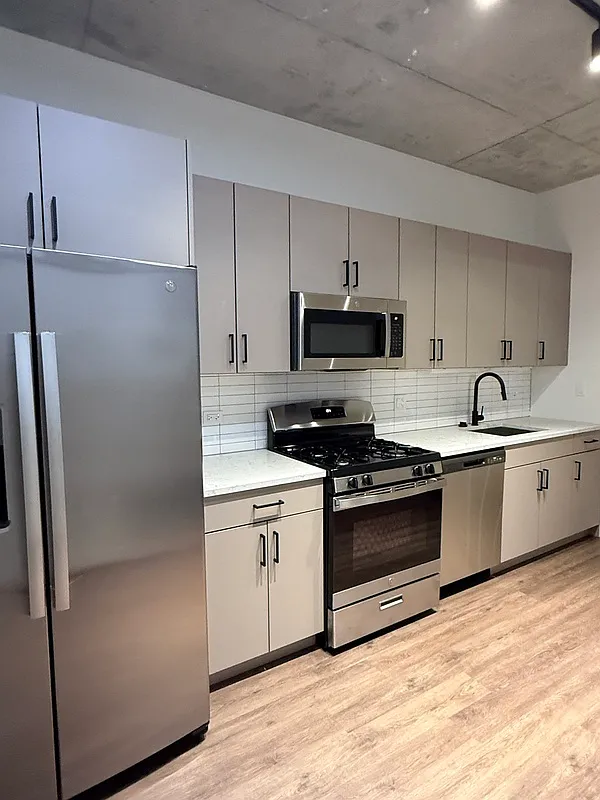 Studio, 1.0 bath, 530 sqft, $2,415 — Photo 2