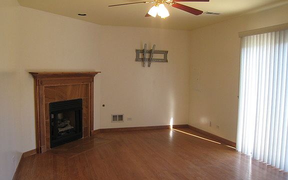 3rd image of 413 Stoney Island Ave
