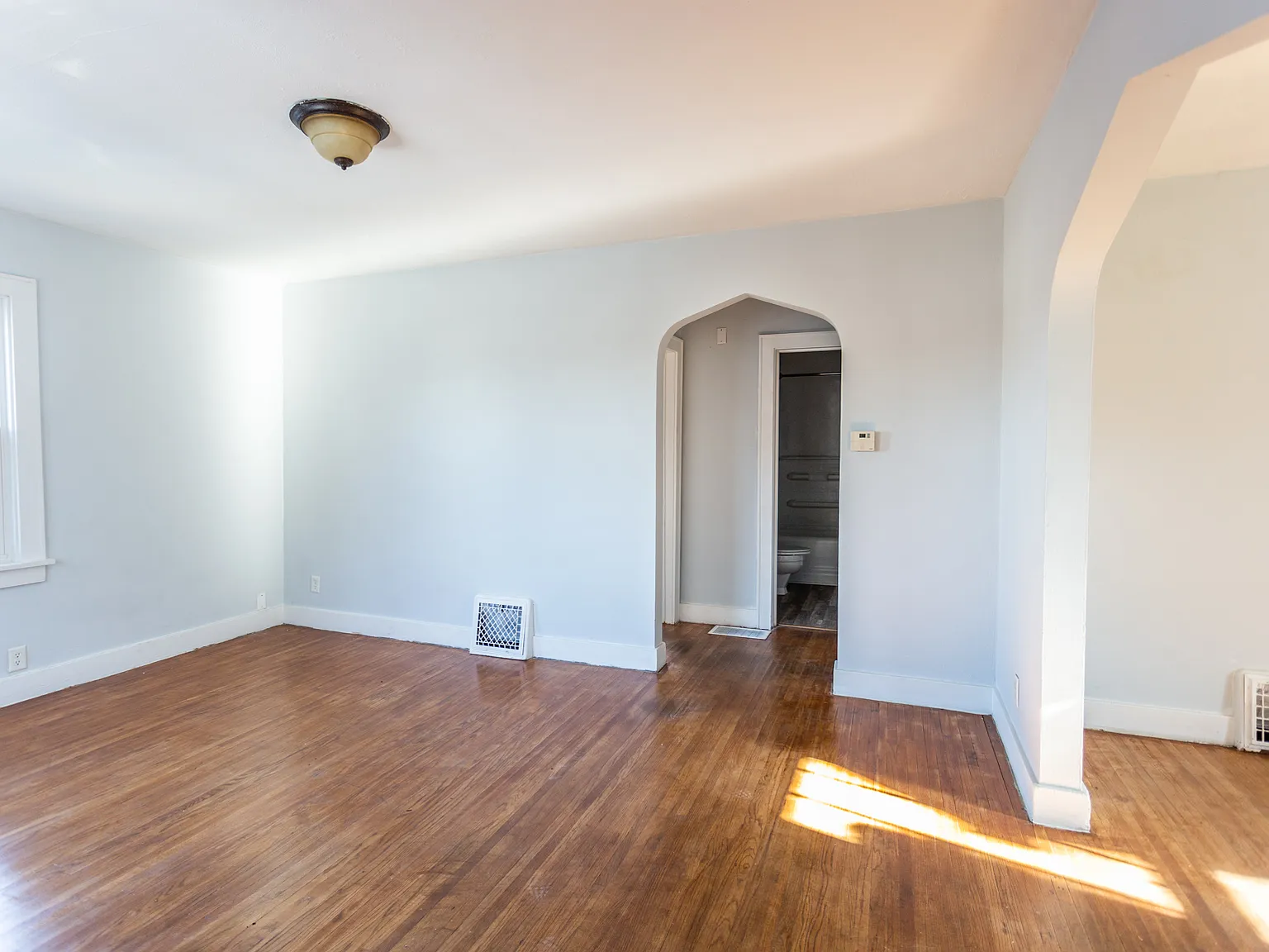 720 S Willow — Photo 3