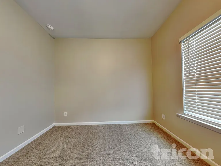 307 Arbor Cir — Photo 10