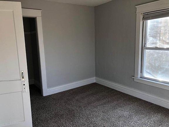 4th image of 109 S Hosmer St
