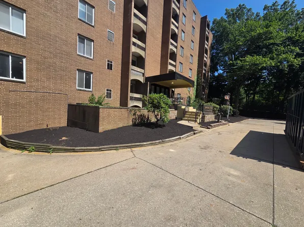75 N. Portage Path, 75 N Portage Path APT 301, Akron, OH 44303