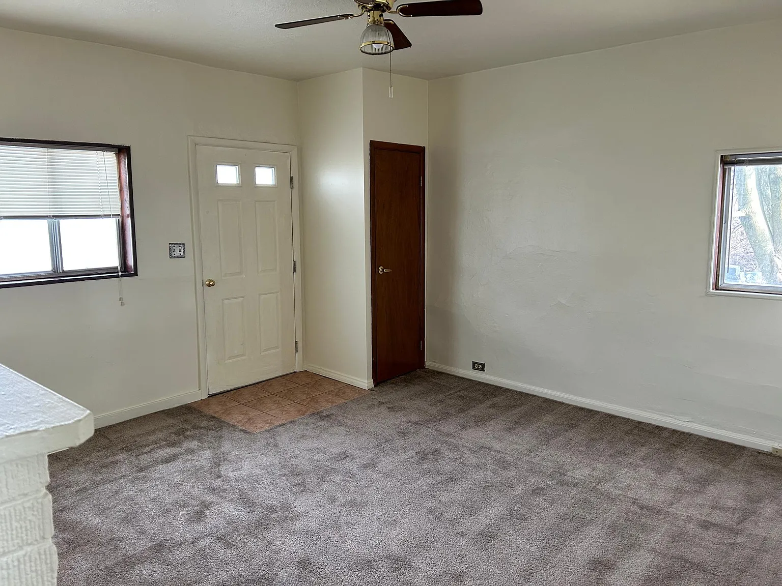2 bed, 1.5 bath, 867 sqft, $895 — Photo 2