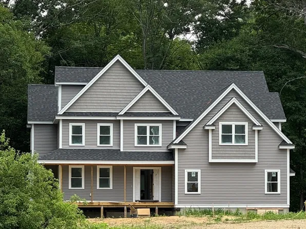 15 Boutwell St, Wilmington, MA 01887