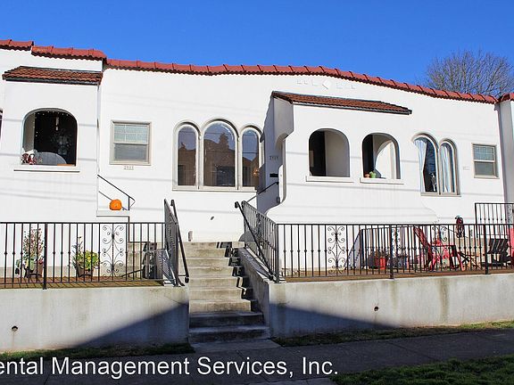 2nd image of 2909 SE Alder St #9326990