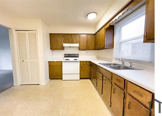 2nd image of 2305 S Marsh Ave #2C
