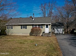 4 Lenann Dr, Altamont, NY 12009