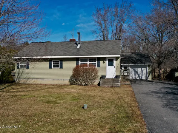 4 Lenann Drive, Altamont, NY 12009
