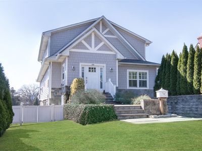 102 Woodruff Avenue, Scarsdale, NY, 10583