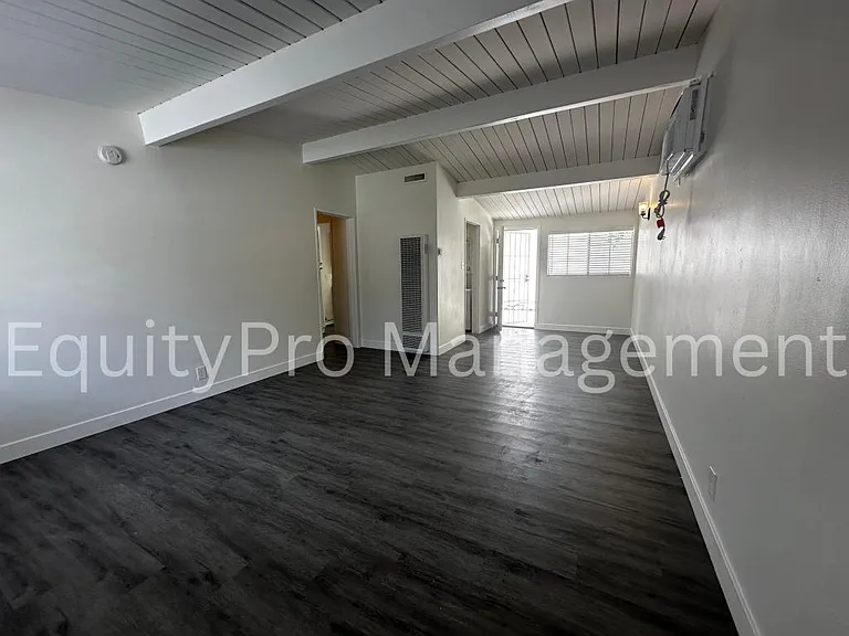 12103 Howard St — Photo 5