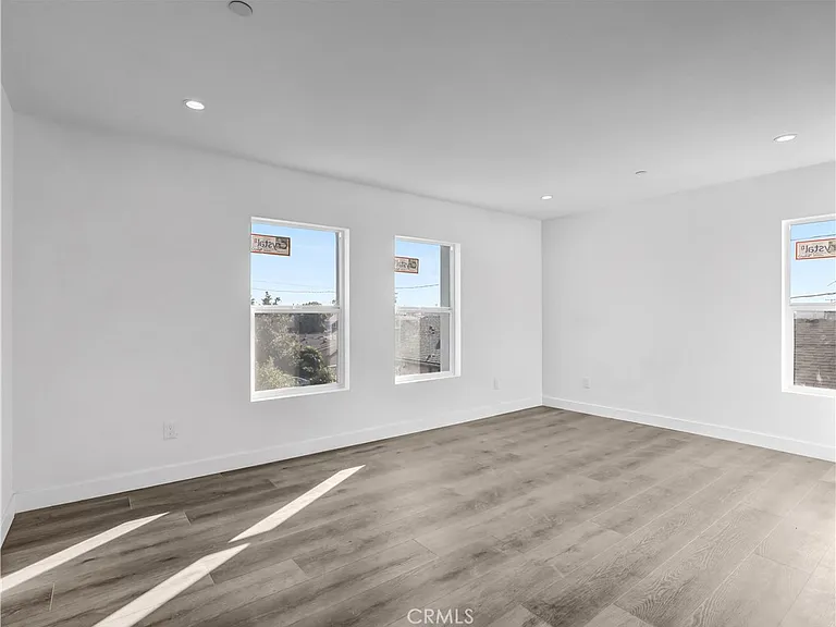 1231 1/2 S Rowan Ave #1/2 — Photo 21