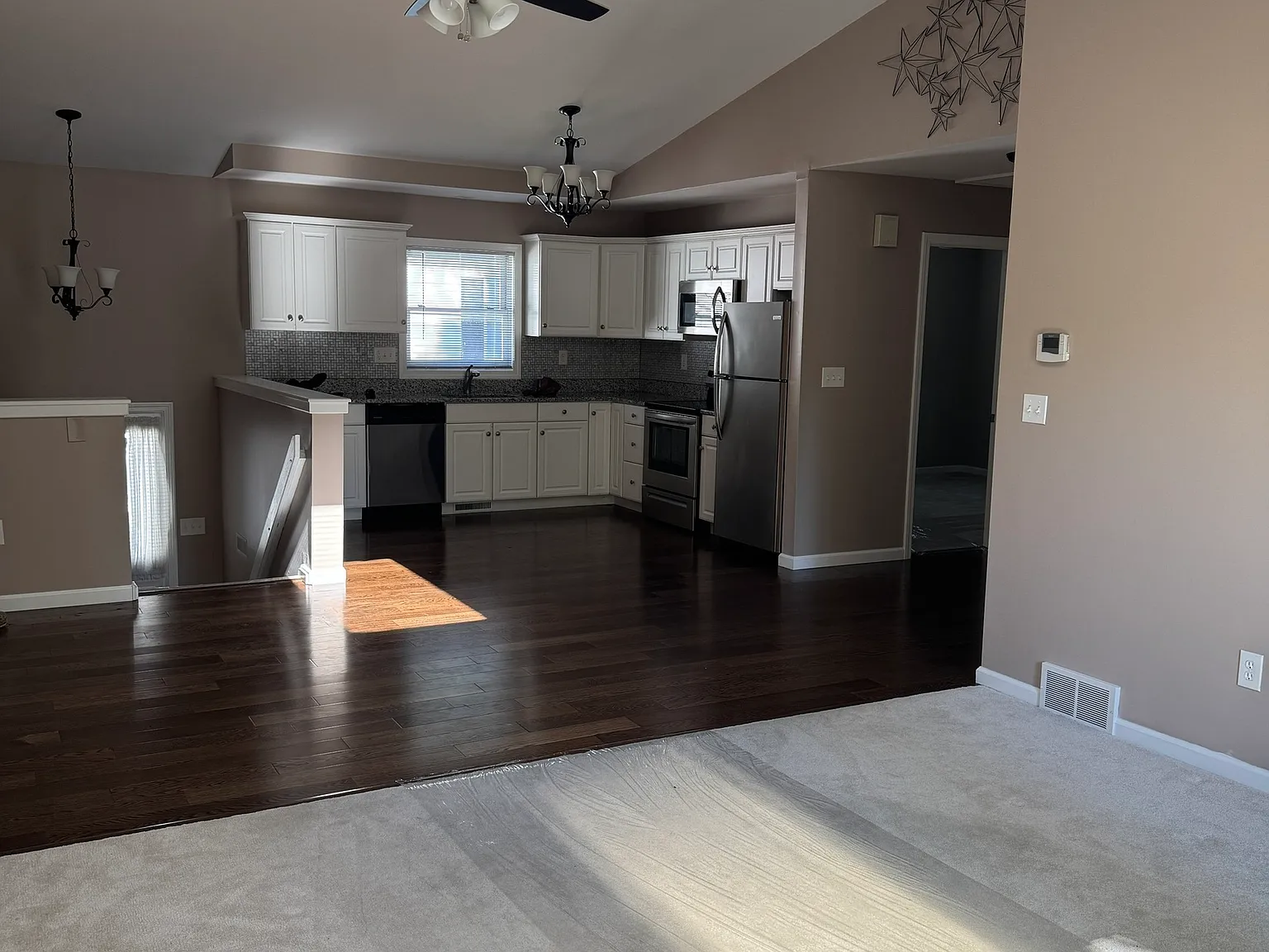 2 bed, 1.0 bath, 1024 sqft, $2,450 — Photo 4