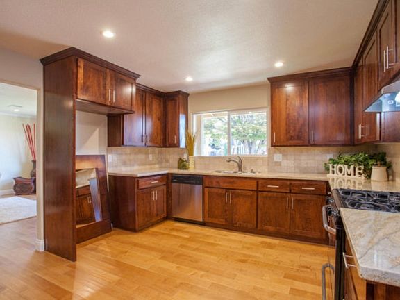 3rd image of 2981 Almond Dr