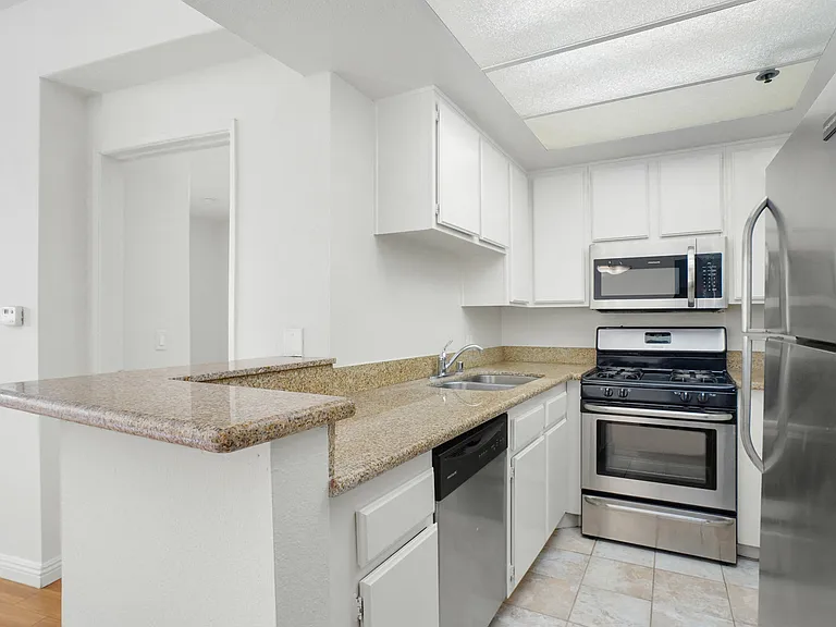Park Rochester Apartments — Photo 30