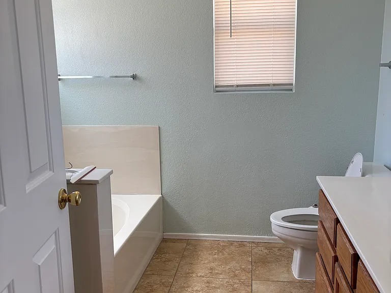 1289 W Maria Ln — Photo 13