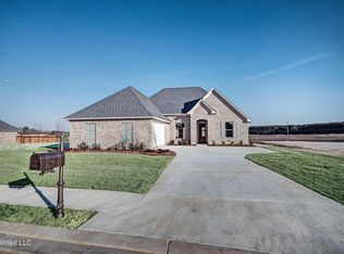 1112 Old Court Xing, Flowood, MS 39232