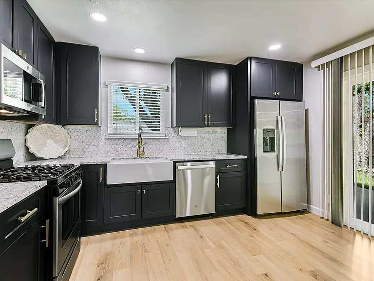 511 Arbor Ln — Photo 36
