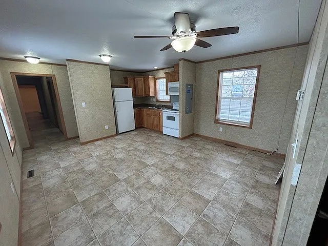 111 S Cedar Dr #13 — Photo 2